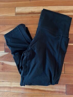 PINK Victoria's Secret Black Crop Leggings